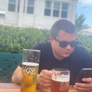 Meet your Posher, Christopher